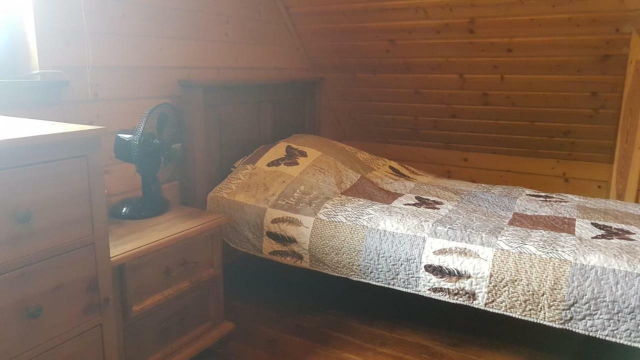 Chata Starych Znajomych Санок Экстерьер фото